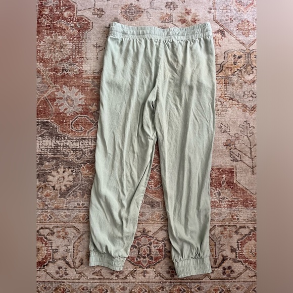 Cloth & Stone lounge wear cropped pants - Picture 7 of 7